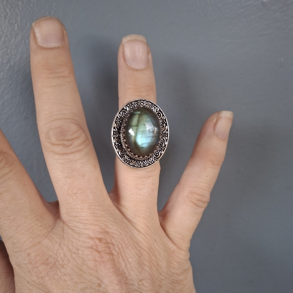 New Labradorite 925 Silver Statement Ring. - Picture 8 of 13